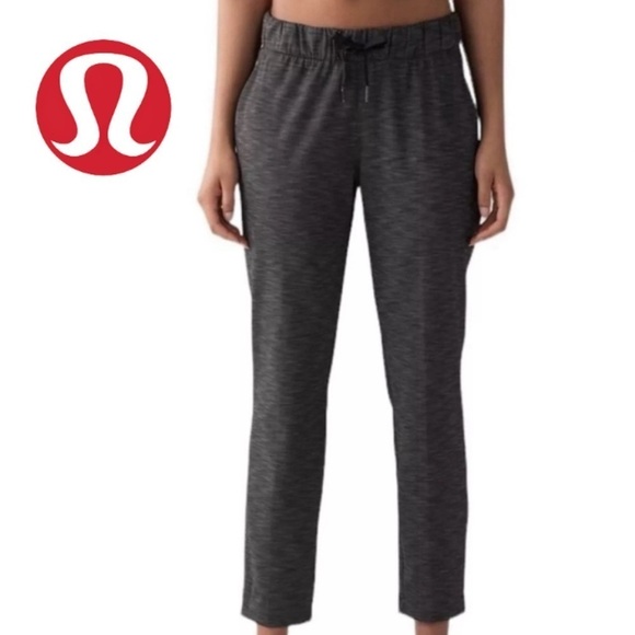 Lululemon On The Fly Pant in Heathered Black Size 8 - Picture 1 of 13